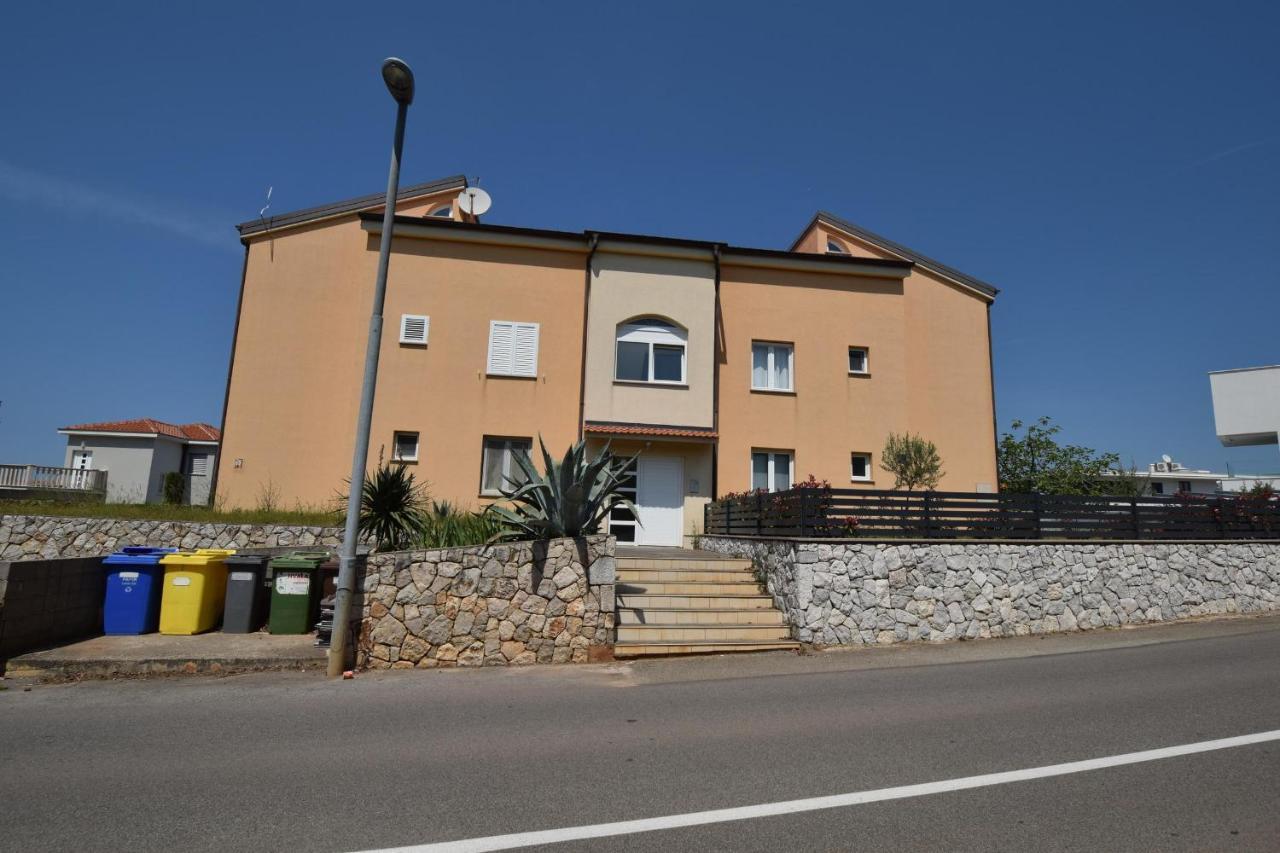 Apartment Lucy Malinska Exterior foto